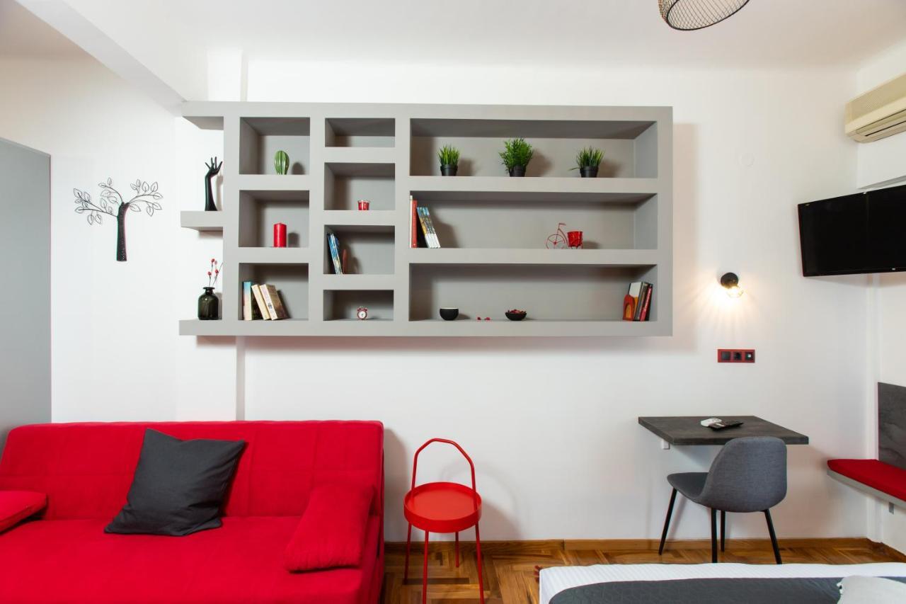 Downtown Luxury Boutique Suites : The Red Suite テッサロニキ エクステリア 写真