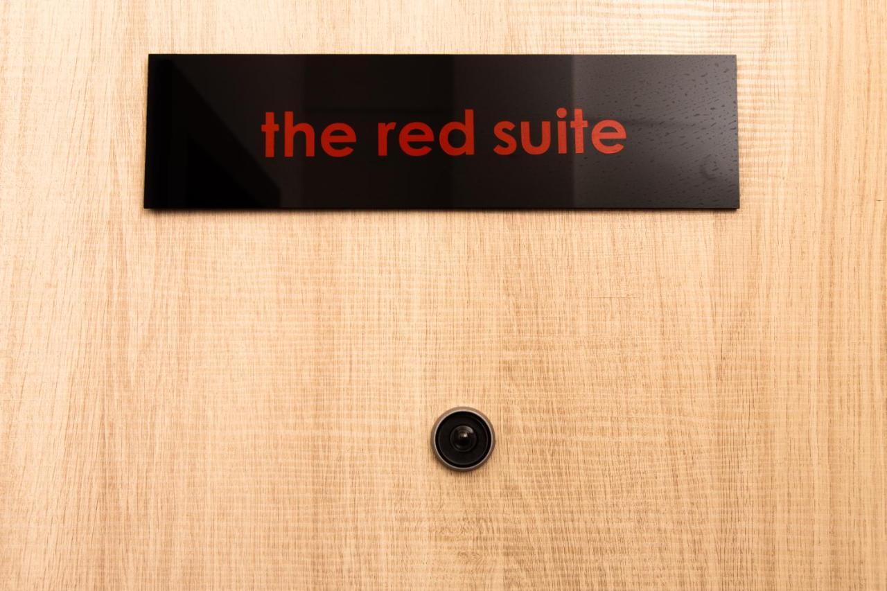 Downtown Luxury Boutique Suites : The Red Suite テッサロニキ エクステリア 写真