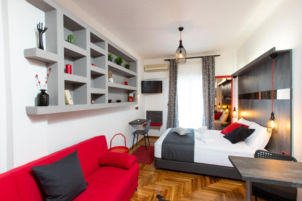 Downtown Luxury Boutique Suites : The Red Suite テッサロニキ エクステリア 写真